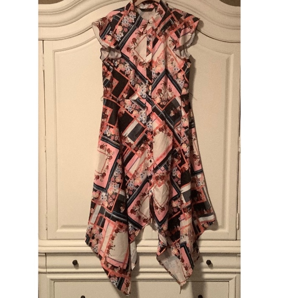 New G.I.L.I. Cap sleeve print dress Size 10, belt loops, no belt